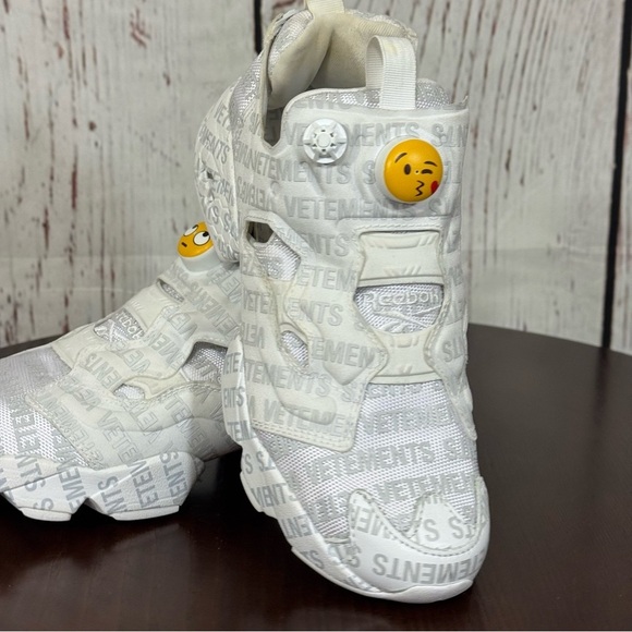 VETEMENTS X REEBOK instapump fury OG emoji white sneakers Men’s 6 Women’s 7 GUC - Picture 9 of 17